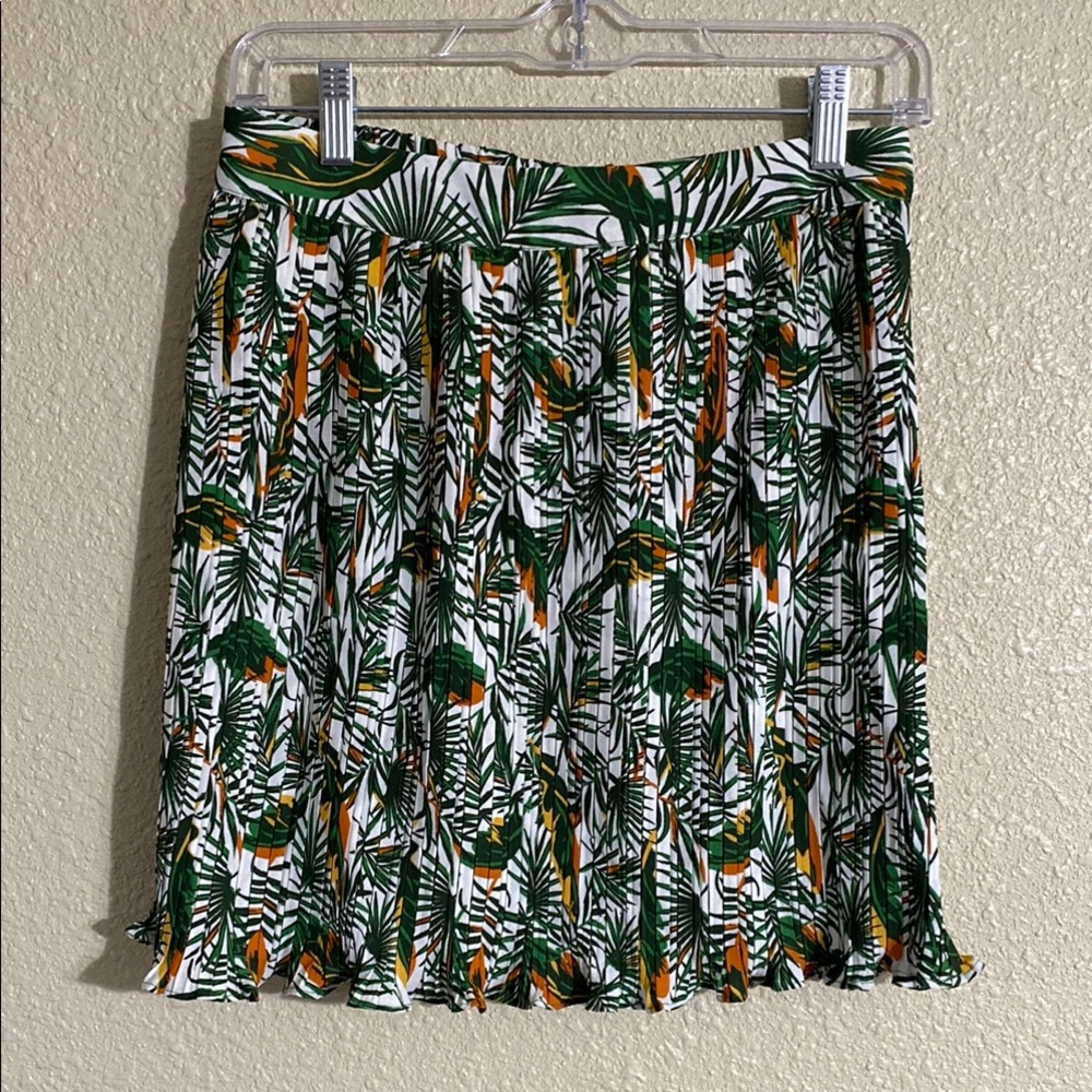 NWT Beyond Words Tropical Green and Orange Leaf Print Pleated Skirt Size M